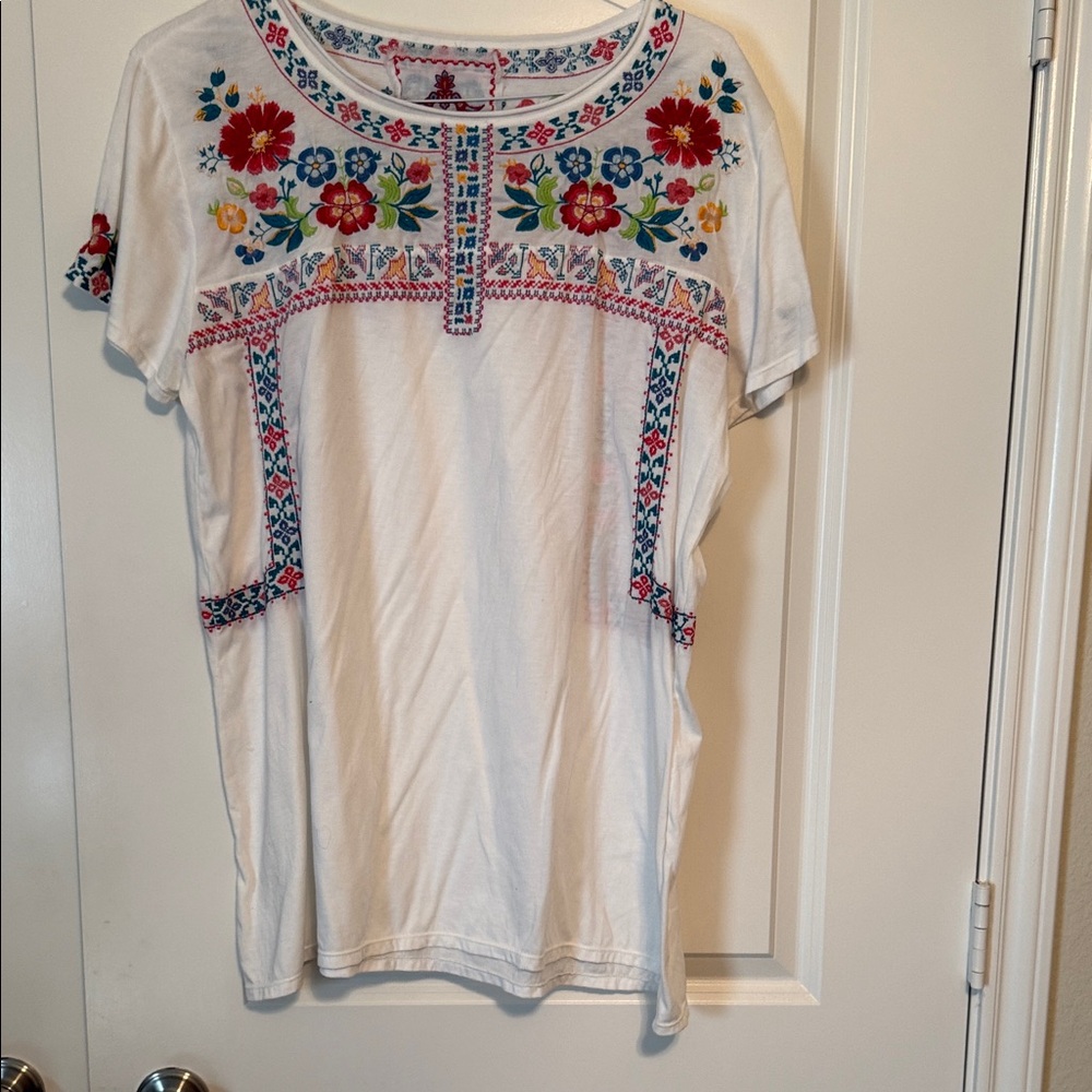 Johnny Was White Top with Multicolor Floral Embroidery